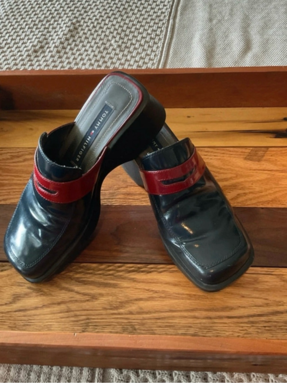 Vintage Y2K Tommy Hilfiger Navy and Red Leather Slip-On Mules clogs size 8